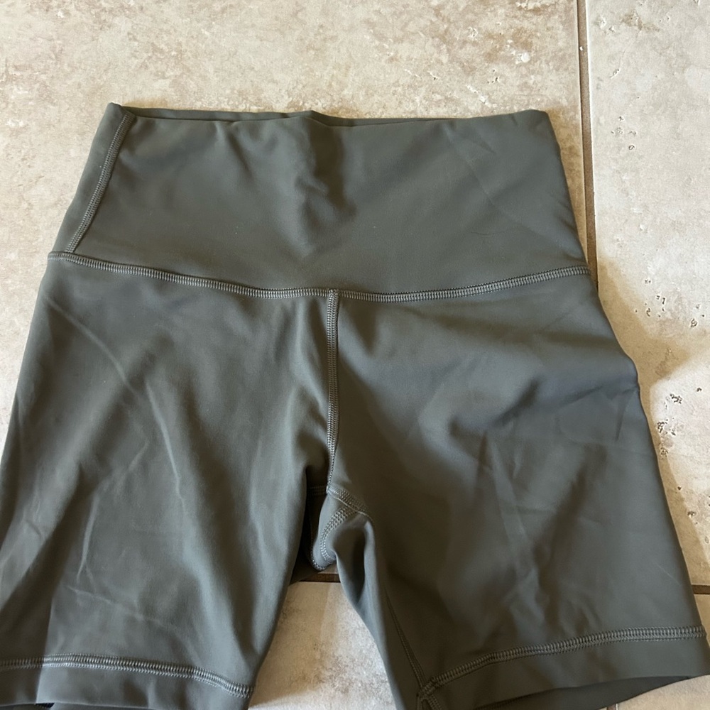 Lululemon Athletica Green Bike Shorts High-Waisted Stretch